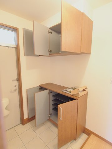 ぺろ・い・ふぁみりあ中野東A棟の玄関