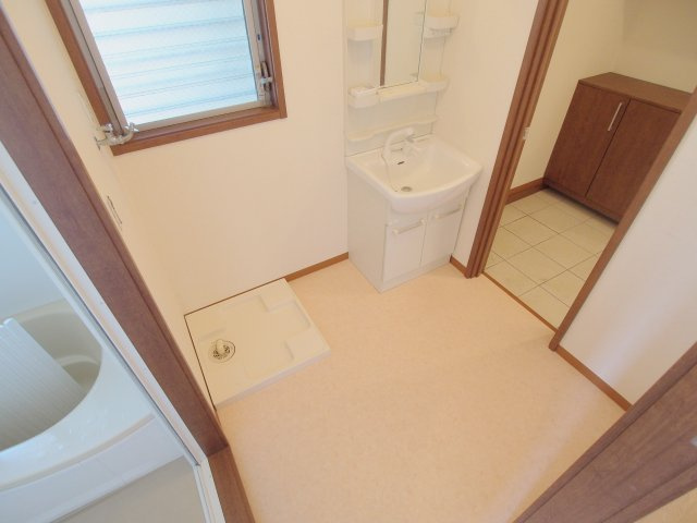 ぺろ・い・ふぁみりあ中野東A棟の洗面所