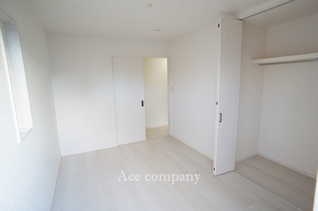 【子供部屋】 | 東大阪市大蓮東1丁目　【D号地】 | 【2階：北側洋室6帖】クローゼット完備です♪
