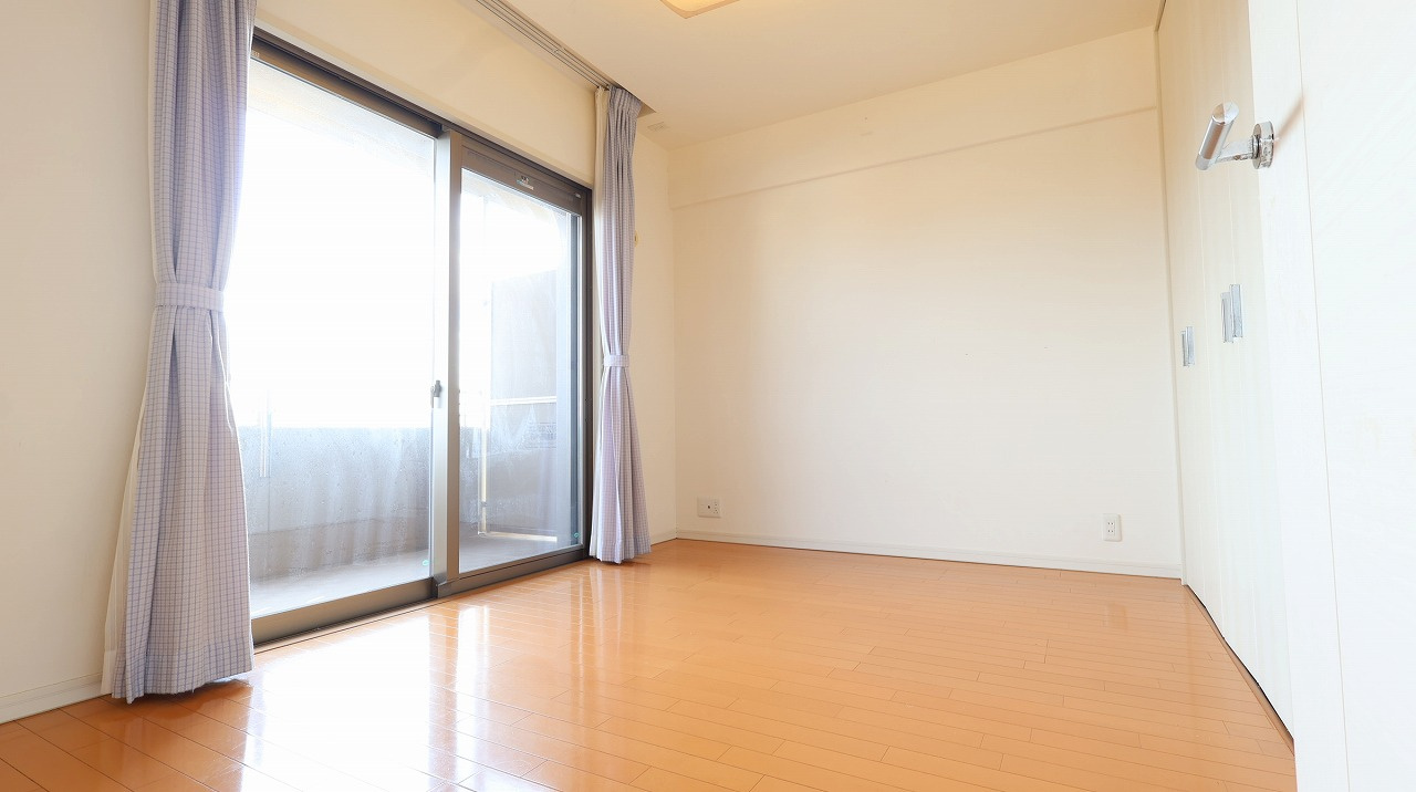 サーパス渡橋浜山通りの洋室|南側洋室6帖