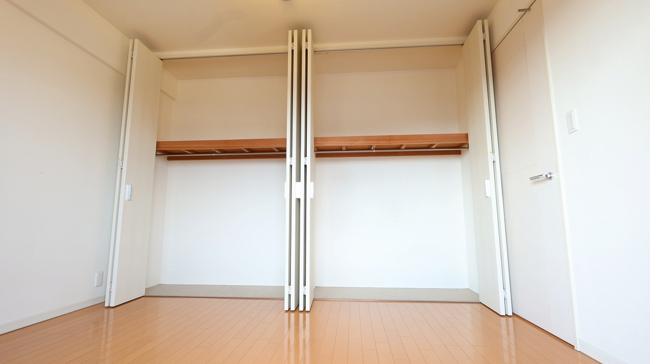サーパス渡橋浜山通りの収納|南側洋室6帖　クローゼット
たっぷり収納いただけます。