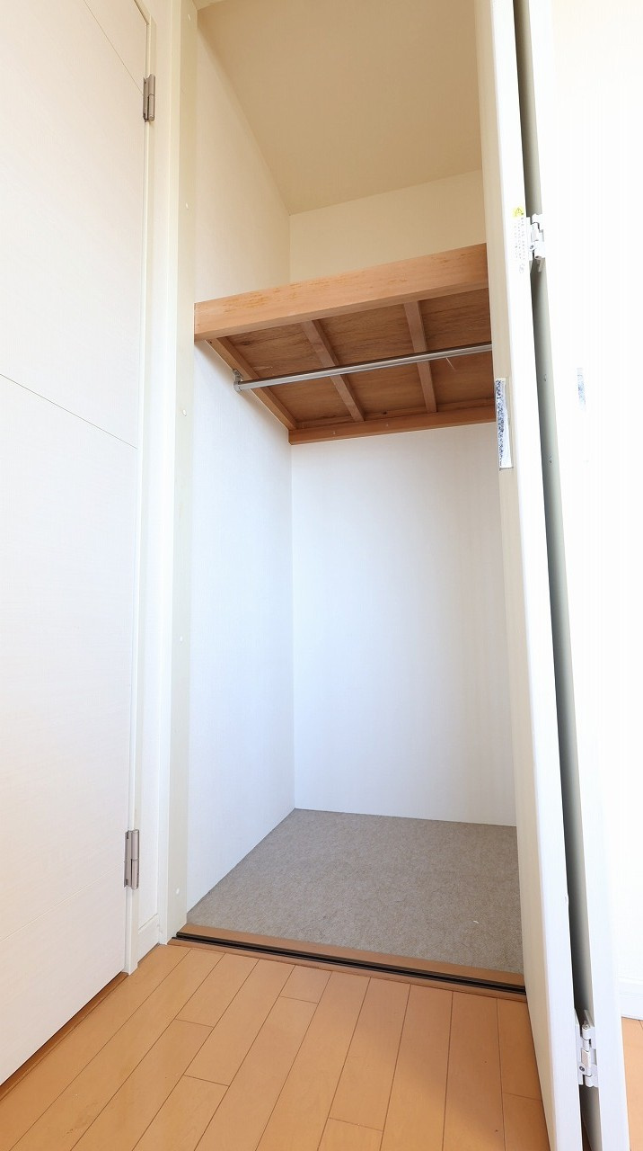 サーパス渡橋浜山通りの収納|洋室5.1帖　収納