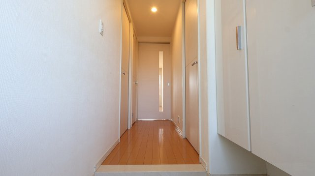 サーパス渡橋浜山通りの玄関