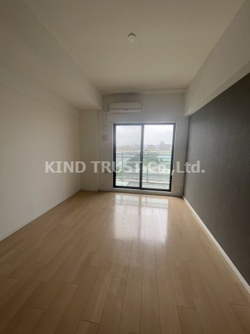 サムティ北梅田VESSELの居間・リビング