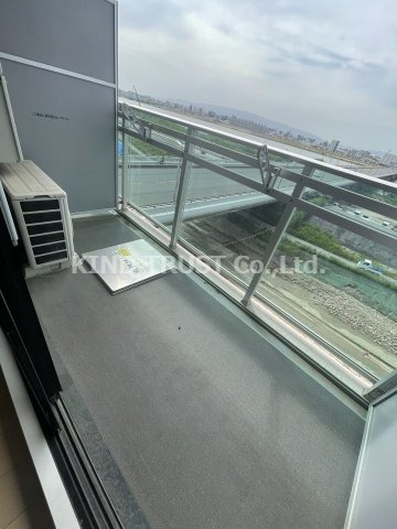 サムティ北梅田VESSELのバルコニー