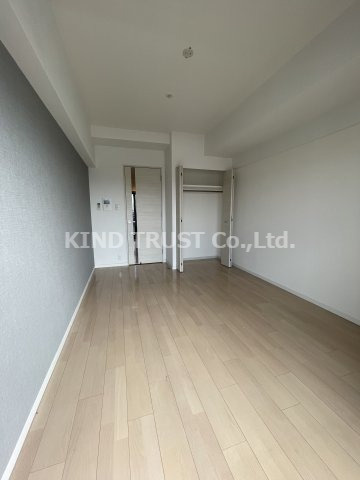 サムティ北梅田VESSELの居間・リビング