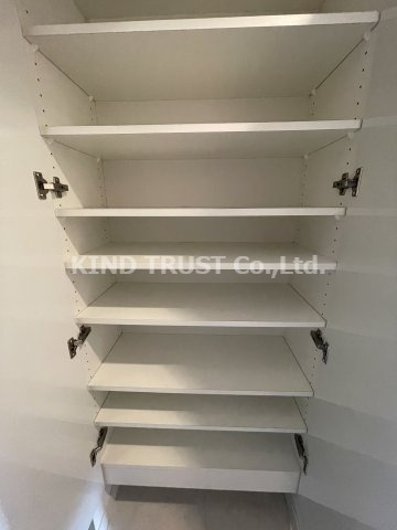 サムティ北梅田VESSELの収納|シューズボックスです