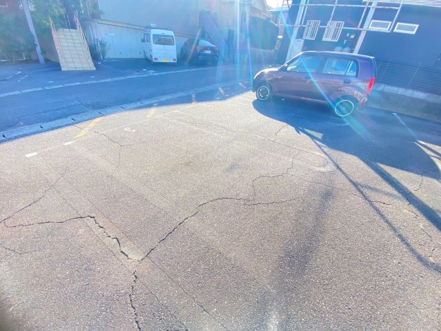 竜美南1丁目 貸店舗の駐車場