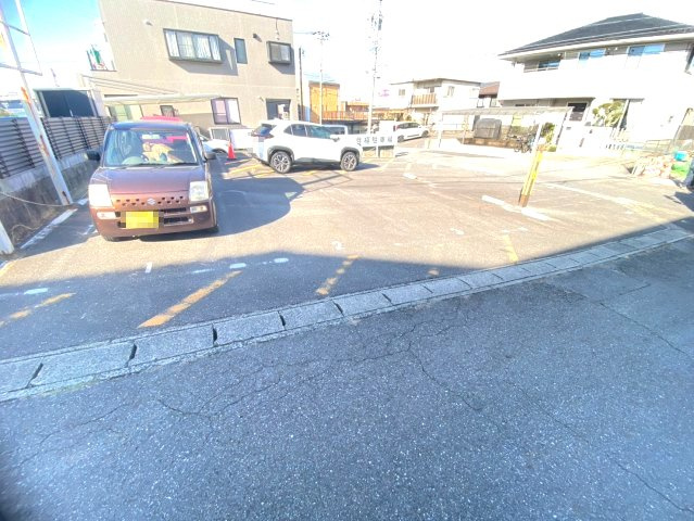 竜美南1丁目 貸店舗の駐車場