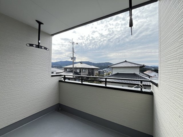 【バルコニー】 | 大野城市南ヶ丘5丁目5期　1号棟（全2棟）【仲介手数料無料・0円】 | 現地写真。