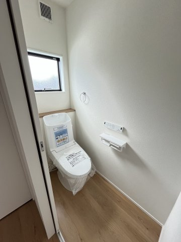 【トイレ】 | 大野城市南ヶ丘5丁目5期　1号棟（全2棟）【仲介手数料無料・0円】 | 現地写真。