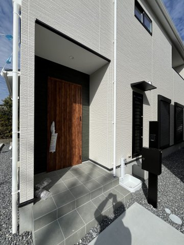 【玄関】 | 大野城市南ヶ丘5丁目5期　1号棟（全2棟）【仲介手数料無料・0円】 | 現地写真。