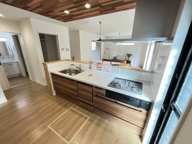 【キッチン】 | 大野城市南ヶ丘5丁目5期　1号棟（全2棟）【仲介手数料無料・0円】 | 現地写真。