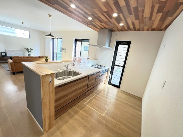 【キッチン】 | 大野城市南ヶ丘5丁目5期　1号棟（全2棟）【仲介手数料無料・0円】 | 現地写真。