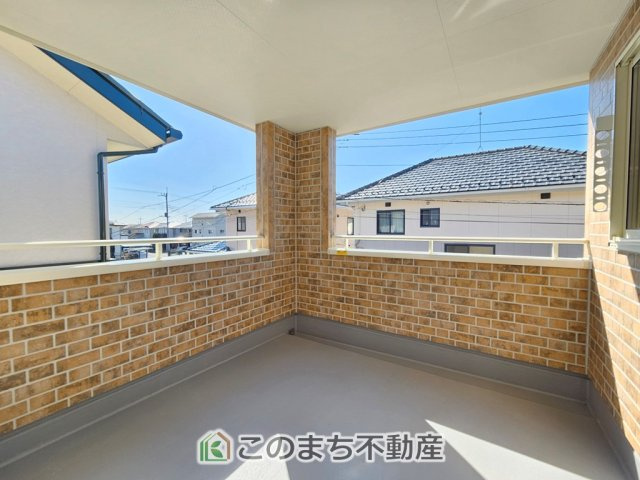 LiveleGarden.S栃木市大平町富田第15のバルコニー|南向きの大型バルコニーは陽当り良好で、たっぷりのお洗濯物もよく乾きます！