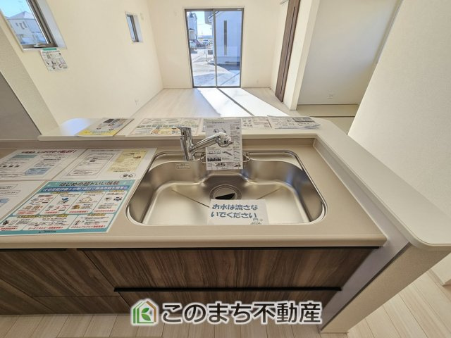 LiveleGarden.S栃木市大平町富田第15のキッチン|ビルトイン型浄水器を内蔵したキッチン水栓。ワンタッチで浄水に切り替えが可能です。