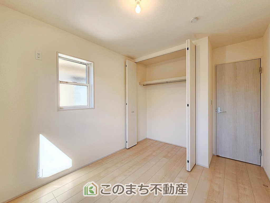 LiveleGarden.S栃木市大平町富田第15の洋室|洋室はお手入れのしやすいフローリング仕様です。普段はフロアモップなどを使って、簡単にお掃除していただけます◎