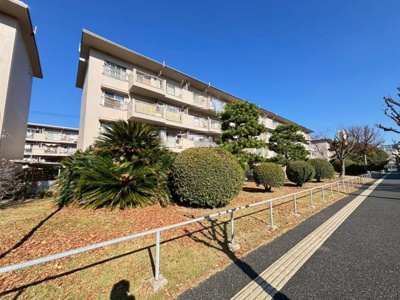 【外観】 | 新金岡団地第二住宅 | 収納スペース有りますので、収納場所に困らず綺麗な室内をたもてますね！