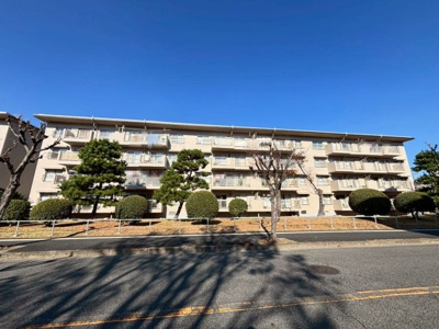 【外観】 | 新金岡団地第二住宅 | 大阪メトロ御堂筋線「新金岡」駅まで徒歩５分と毎日の通勤や通学に便利♪