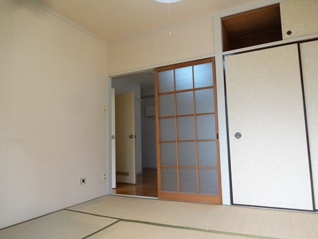 荏原食販ビルの和室