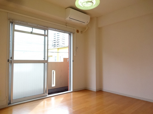 荏原食販ビルの寝室