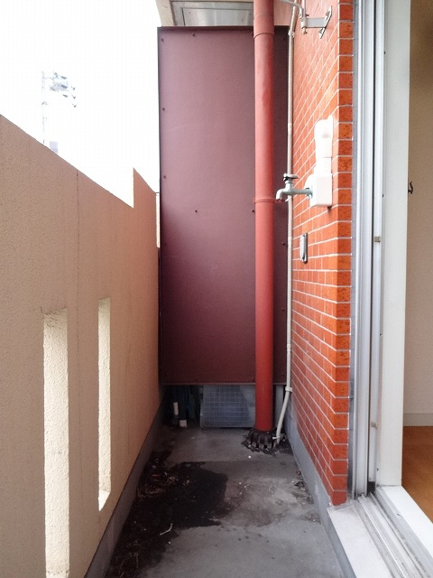 荏原食販ビルのバルコニー