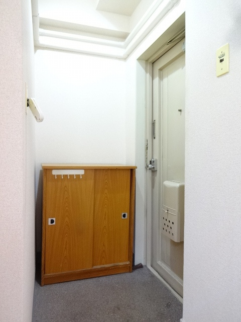 荏原食販ビルの玄関