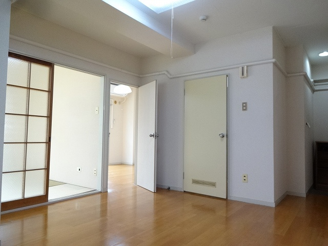 荏原食販ビルの居間・リビング