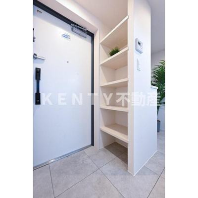 【玄関】 | エスタート大井町フォレスト | 収納もある玄関です