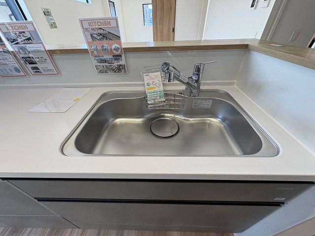 【キッチン】 | 大野城市南ヶ丘5丁目5期　2号棟（全2棟）【仲介手数料無料・0円】 | 施工例。施工例は完成時と異なる場合があります。