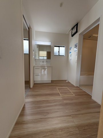 【洗面所】 | 大野城市南ヶ丘5丁目5期　2号棟（全2棟）【仲介手数料無料・0円】 | 施工例。施工例は完成時と異なる場合があります。