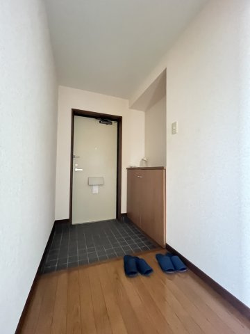 カメリアハイツの玄関