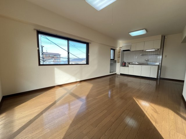 カメリアハイツの居間・リビング