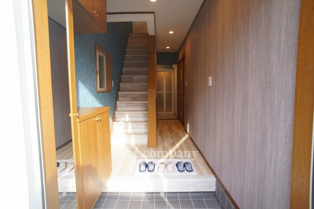 【玄関】 | 八尾市本町7丁目 | ミラー付きのシューズボックスあります♪