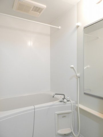 メゾン請石の浴室|ゆったり過ごせるお風呂です