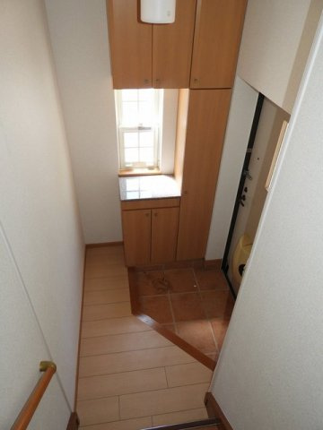 メゾン請石の玄関|明るい玄関です