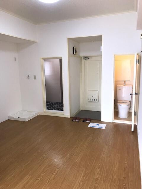 小西ビルの居間・リビング