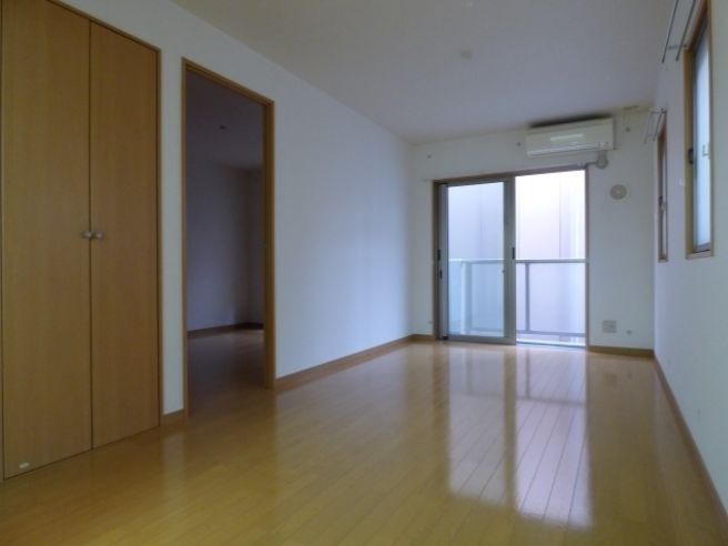 グラッドの居間・リビング|別号室参考写真です。