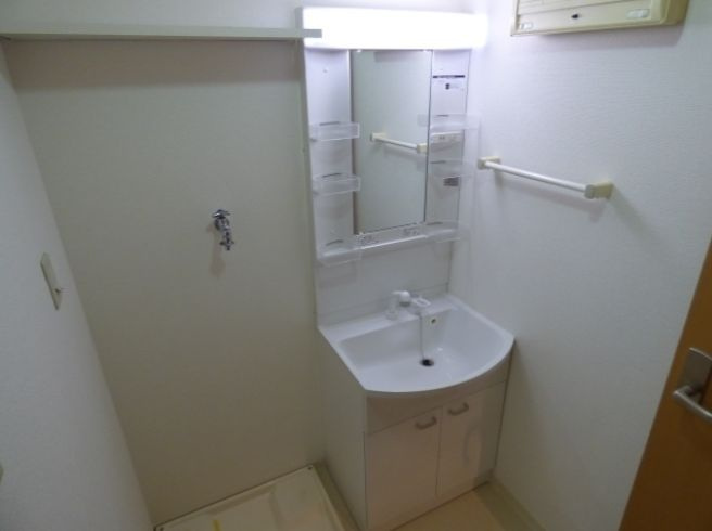 グラッドの独立洗面台|別号室参考写真です。