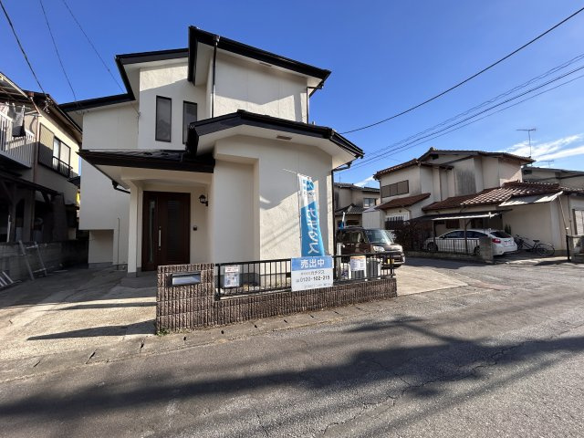 大平町新　中古戸建の前面道路含む現地写真