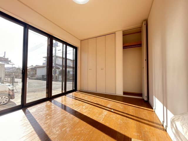 大平町新　中古戸建の居間・リビング