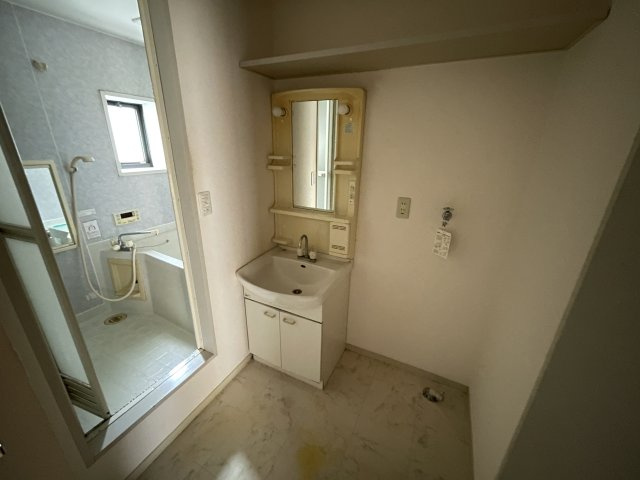 グリーンヒルズC棟の洗面所|写真は同物件の別部屋の写真のため色、仕様は現況優先です。