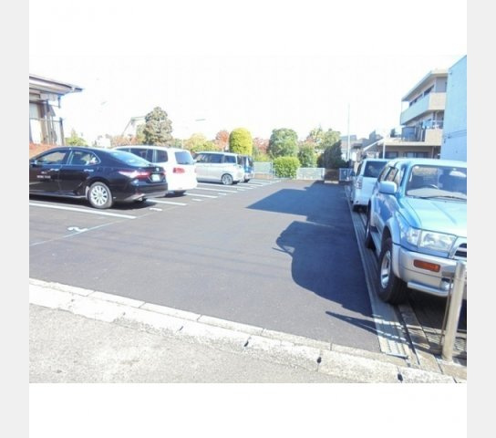 バイオレットＰ．Ｃの駐車場