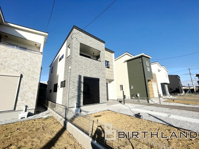 ワイウッドコート熊⾕市上之第8期 4号棟の外観|お庭でちょっとした家庭菜園が可能♪