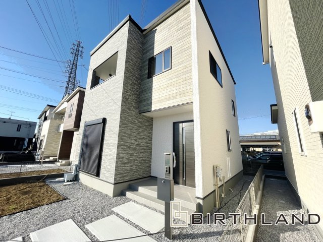 ワイウッドコート熊⾕市上之第8期 4号棟の外観|シャッター付きで外出中も防犯対策にもなりますね♪