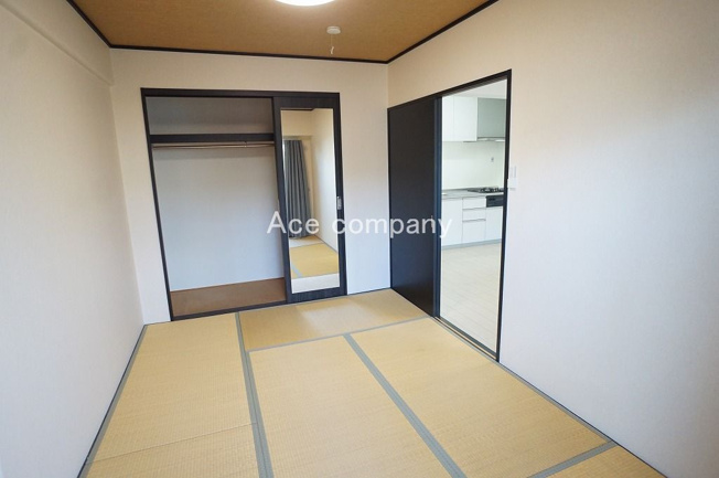 【寝室】 | エクセラート平野A棟 | 【和室6帖】2018年に畳新調済みです☆収納完備♪