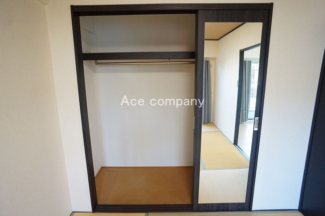 【収納】 | エクセラート平野A棟 | 【和室6帖】ミラー付きのクローゼット完備です♪