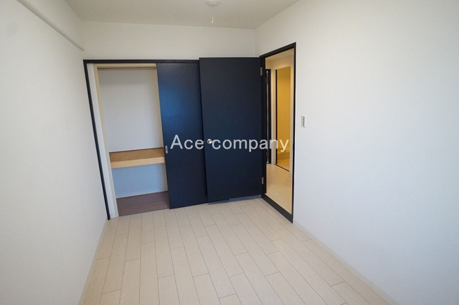 【子供部屋】 | エクセラート平野A棟 | 【洋室4.5帖】収納完備です♪