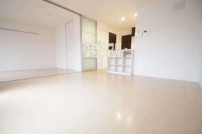 【居間・リビング】 | ヴェルドミールⅠ | 明るくて広々としたリビング♪