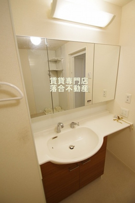 【独立洗面台】 | ヴェルドミールⅠ | 使いやすい独立洗面台